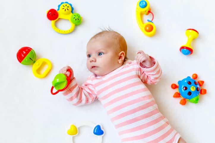 生後2ヶ月の赤ちゃんにおすすめ 外出グッズ 服 おもちゃ16選 Babygifts By Memoco